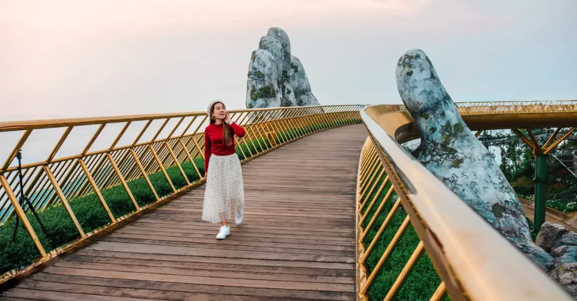 golden bridge woman vietnam